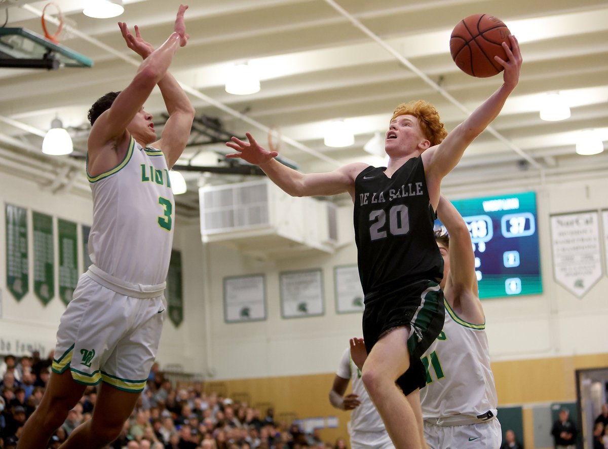 MitchBookLive's tweet photo. De La Salle/MLK Jr. Classic Live Updates: Host Spartans stun national No. 17 West Linn (Ore) https://t.co/MavUhYL2MH @dlsathletics @dlshsbasketball @C_Morrissette @toddshurtleff @LanceSmithTPC https://t.co/U2eXhqEFXr