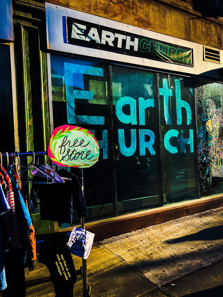 revbillytalen's tweet photo. "The Church of Stop Shopping" gospel choir, those voices... sometimes bring eery, mournful, mood to go with this time of dramatic passage, of hyper-evolution and
VERY BAD WEATHER.
Earthalujah!
📸 @revkconway
#churchofstopshopping #Earthalujah #community #freestore #stopshopping https://t.co/1j7zRVqJGK
