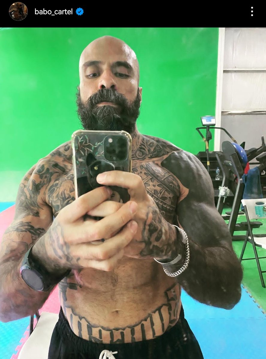 jalatela_rico's tweet photo. Vídeo completo del babo de cartel de Santa, QUE RICA LA TIENE!!!🔥🥵🤤 #babo #packdebabo #carteldesanta #pack #nudes https://t.co/acUZ2rbA3A