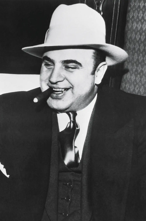 FocusedHistory's tweet photo. This Day in #History: January 17

1899- #American #gangster #AlCapone was born in #Brooklyn, #New York. https://t.co/7hChlX159q