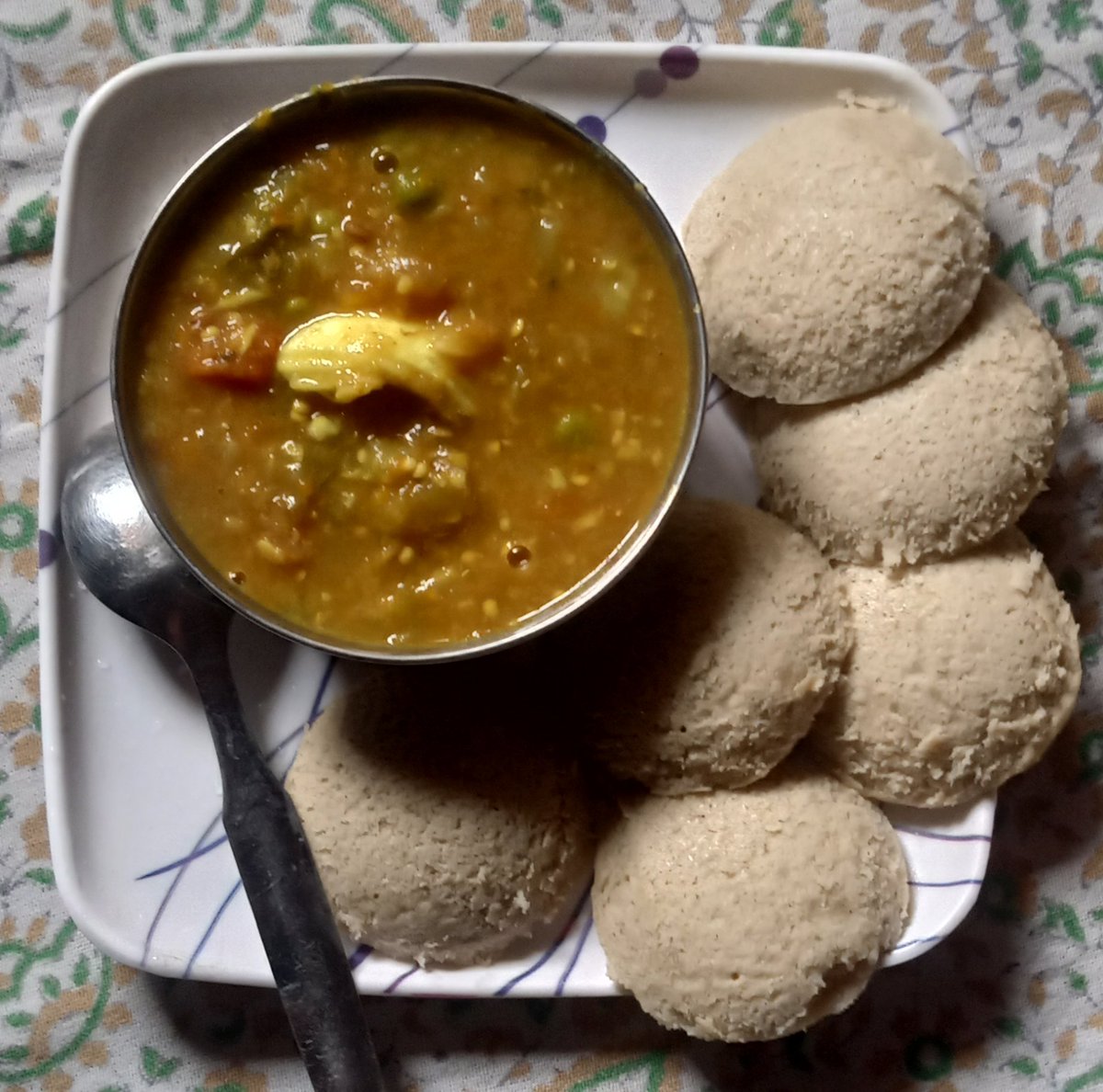 warriorimran's tweet photo. Dear Friends! It's Sorghum Idli & Daalma.Millets r my daily food. Is it urs too? #MilletChallenge
#ImranDastarkhwan #MilletLife #Nutrition #Healthy #Tasty #Deshi
#InternationalYearOfMillets
@PMOIndia @CMO_Odisha @arvindpadhee @MilletsOdisha @UNFPAIndia @UNDP_India @WASSANIndia https://t.co/HME7IOBfjE