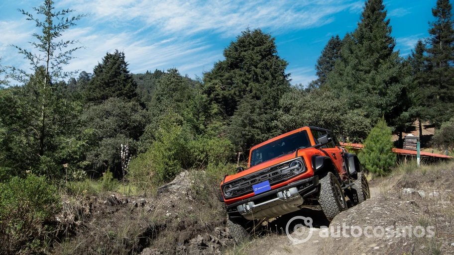 Autocosmos's tweet image. Checa nuestra prueba de manejo con @FordMX 𝗕𝗿𝗼𝗻𝗰𝗼 𝗥𝗮𝗽𝘁𝗼𝗿 𝟮𝟬𝟮𝟯 🤩 respecto a tecnología cuenta con, tablero de instrumentos configurable, así como pantalla táctil de info-entretenimiento de 12” con sistema #SYNC4 👌👉mx.atcs.ms/3QCGEQi