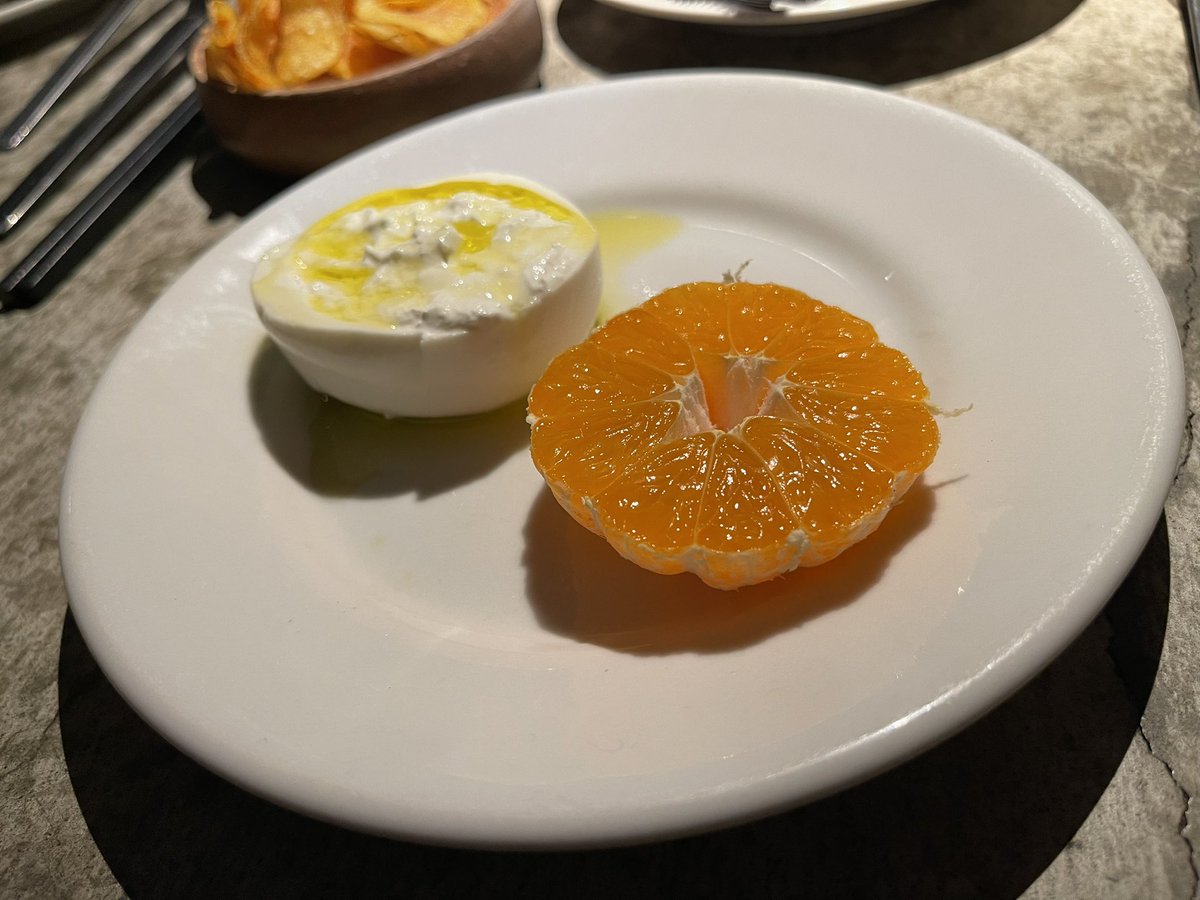 0819Sbgmail's tweet photo. RODEO&amp;Cafe

渋谷の脇道にひっそりとあるイタメシ。
店内は薄暗く雰囲気はとてもよき。
人気はミートスパゲティだが、カルボナーラも絶品。茹でタンとイチボのステーキは食べてほしい。

#渋谷　#デート　#イタリアン https://t.co/PMdkd0Wcra