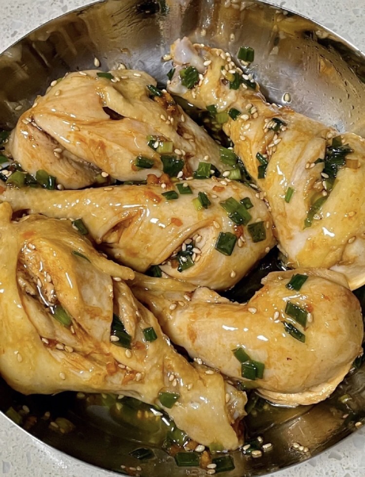 Anna5415207Anna's tweet photo. #FoodFor someone who loves to cook food, making a few delicious chicken thighs on Monday night tastes delicious. https://t.co/UIRnurRIcH