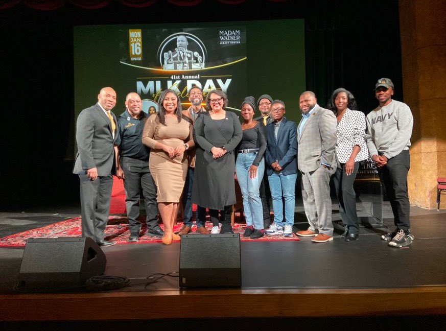 IAmAlexisRogers's tweet photo. For me #MLKDay is ALWAYS about service which is why I love this holiday

Today I had the honor of serving as MC at @walkertheatre ’s 41st Annual MLK Day of Celebration which featured an amazing discussion with @TamikaDMallory

Left today reflective and completely inspired 🙌🏾 https://t.co/BG7sTZNGdH