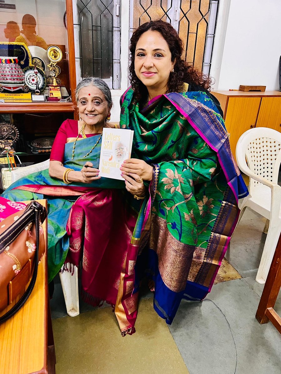 bhawanasomaaya's tweet photo. #LettersToSelf now finds a place at #NalandaDanceVidyalay too.
@fingerprint @PMOIndia @amazonbooks @SiyahiJaipur @nidhikabahl @mnarendra https://t.co/0cVexYQsgk