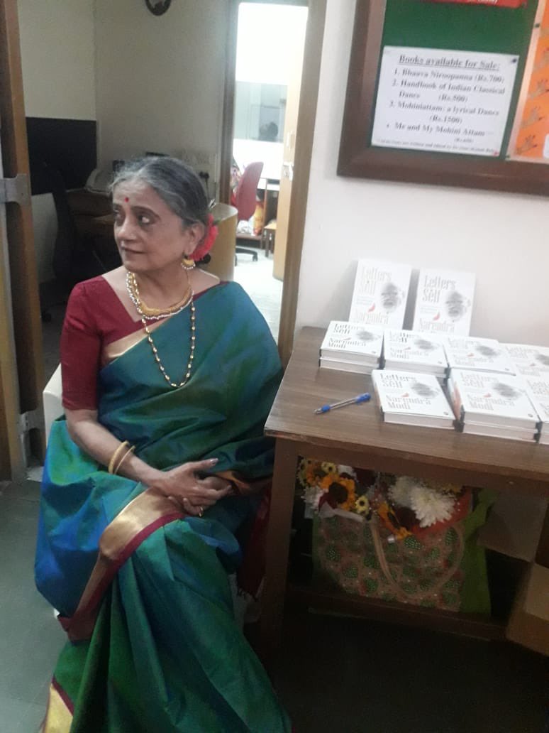 bhawanasomaaya's tweet photo. #LettersToSelf now finds a place at #NalandaDanceVidyalay too.
@fingerprint @PMOIndia @amazonbooks @SiyahiJaipur @nidhikabahl @mnarendra https://t.co/0cVexYQsgk