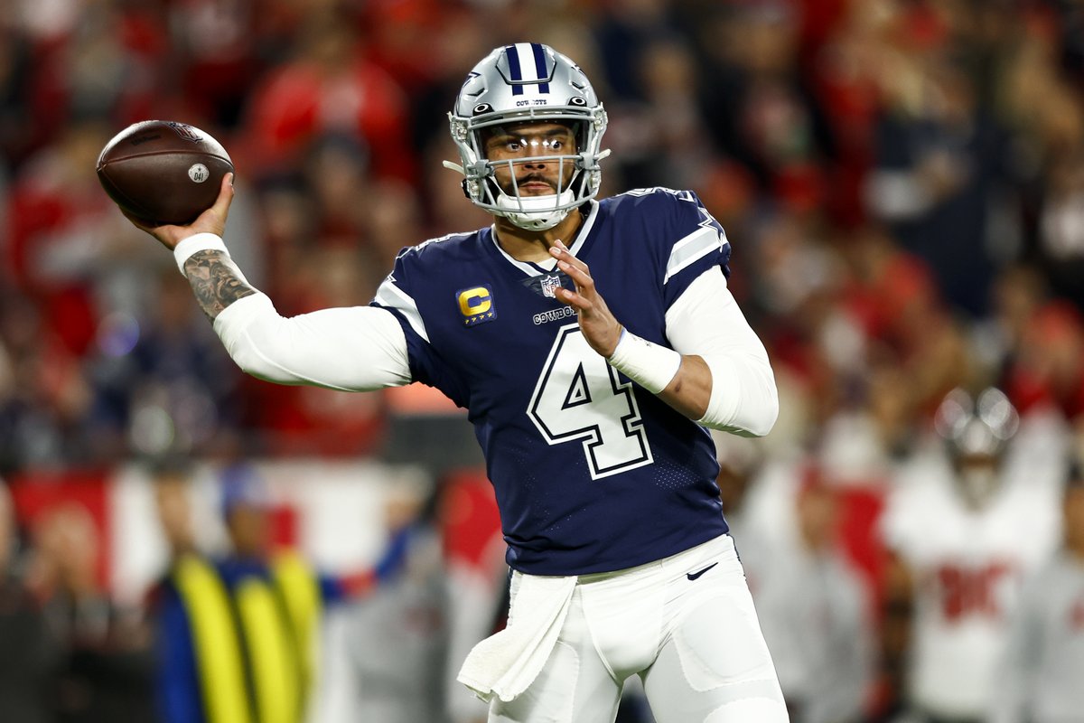 Dak Prescott game? 🔥

25/32
305 passing yards
4 pass TDs
1 rush TD
0 INT