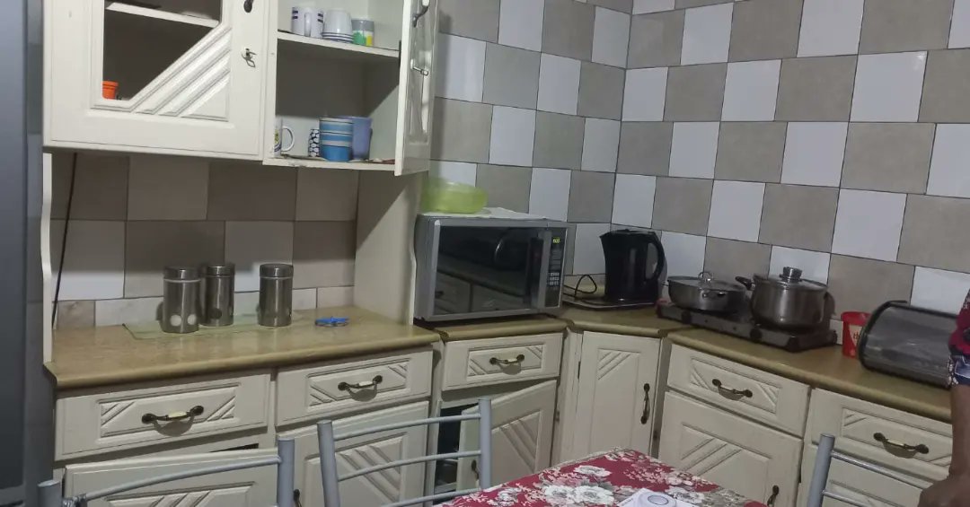 Ellen32043504's tweet image. My family and I decor idea we have is to redo the kitchen units and put Vinyl to make them new again and cover the fridge too, fix the broken hinges to allow them to close and recover kitchen table,chairs to make it look new to have a friendly and safe kitchen #CapitecLiveBetter