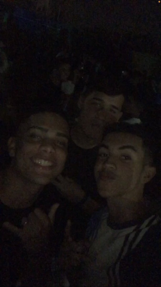 moreiraxdavid's tweet photo. Vou ficar com sdd de tomar banho junto com vcs na escola 😢 https://t.co/JXF05Y0ORQ