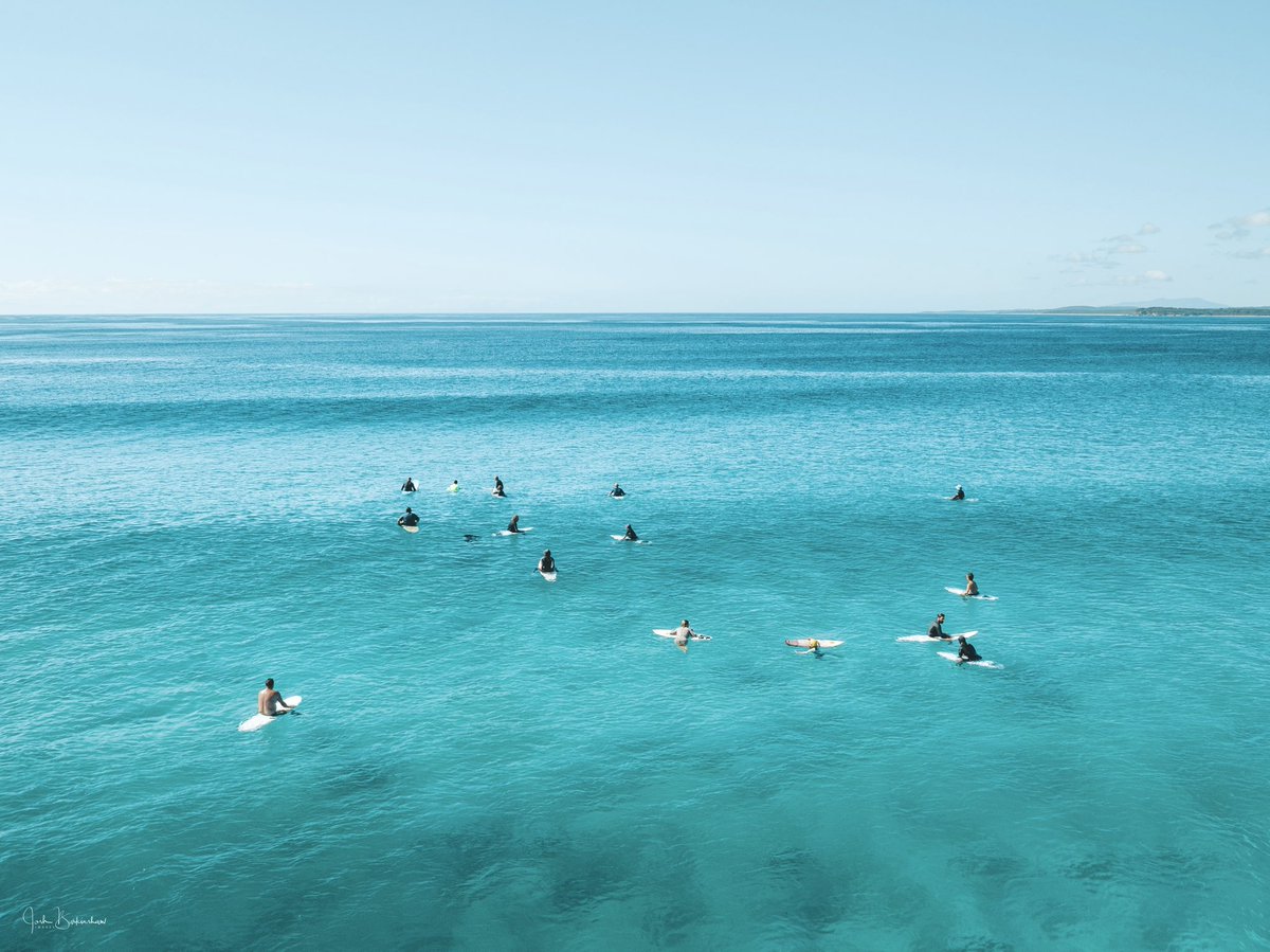 BurkinshawJosh's tweet photo. Summer has finally decided to show its face. I know it definitely is putting a smile on my face. #summer #Australia #beach https://t.co/ab8j0kVrCv