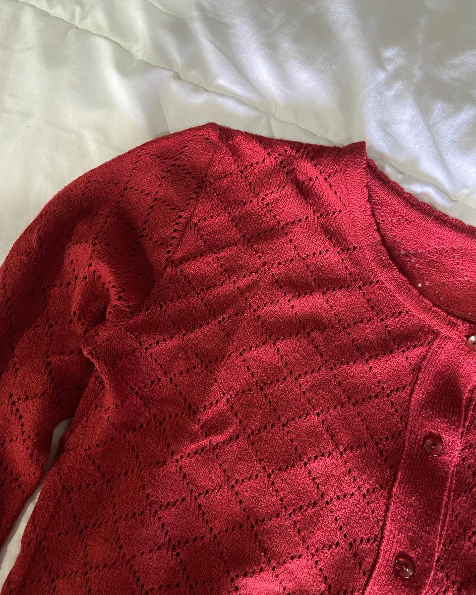 wearivn_co's tweet image. WOHOO CARDIGAN GEMES NIHH GUYSS #triftcardigan #trift #preloved