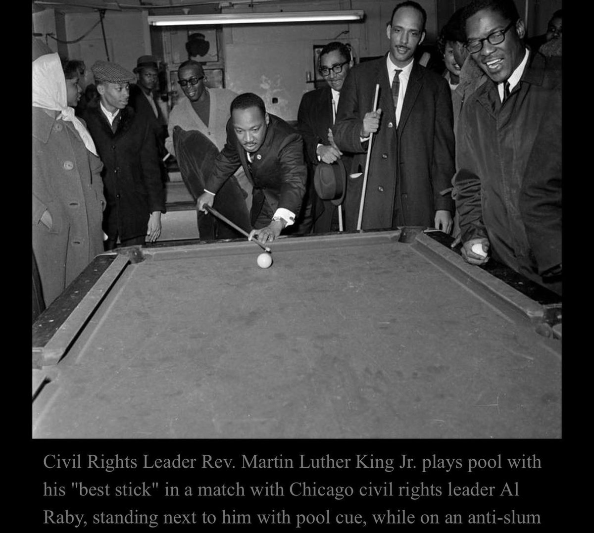 MLK shooting pool on the Westside of Chicago…This is why the westside is the capital of Chicago 😂 #MudLife #NorthLawndale