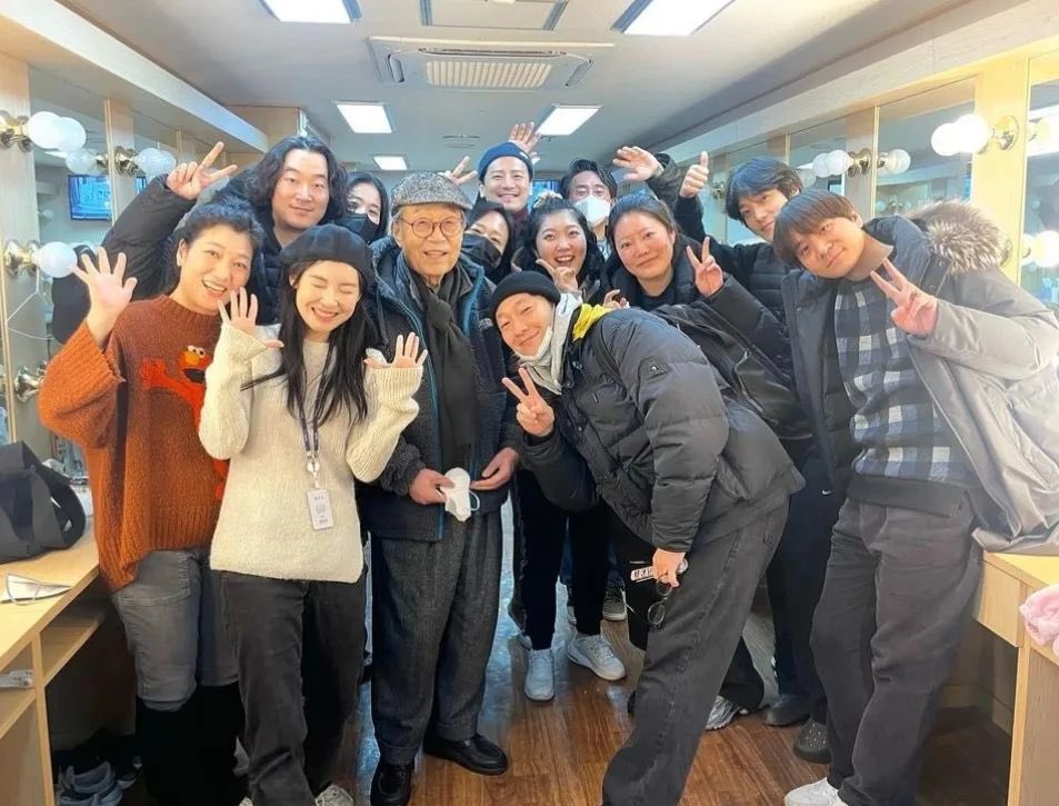 항상 쁘이에 센터를 차지하고야 마는 손귀염둥이셔♡꙼̈