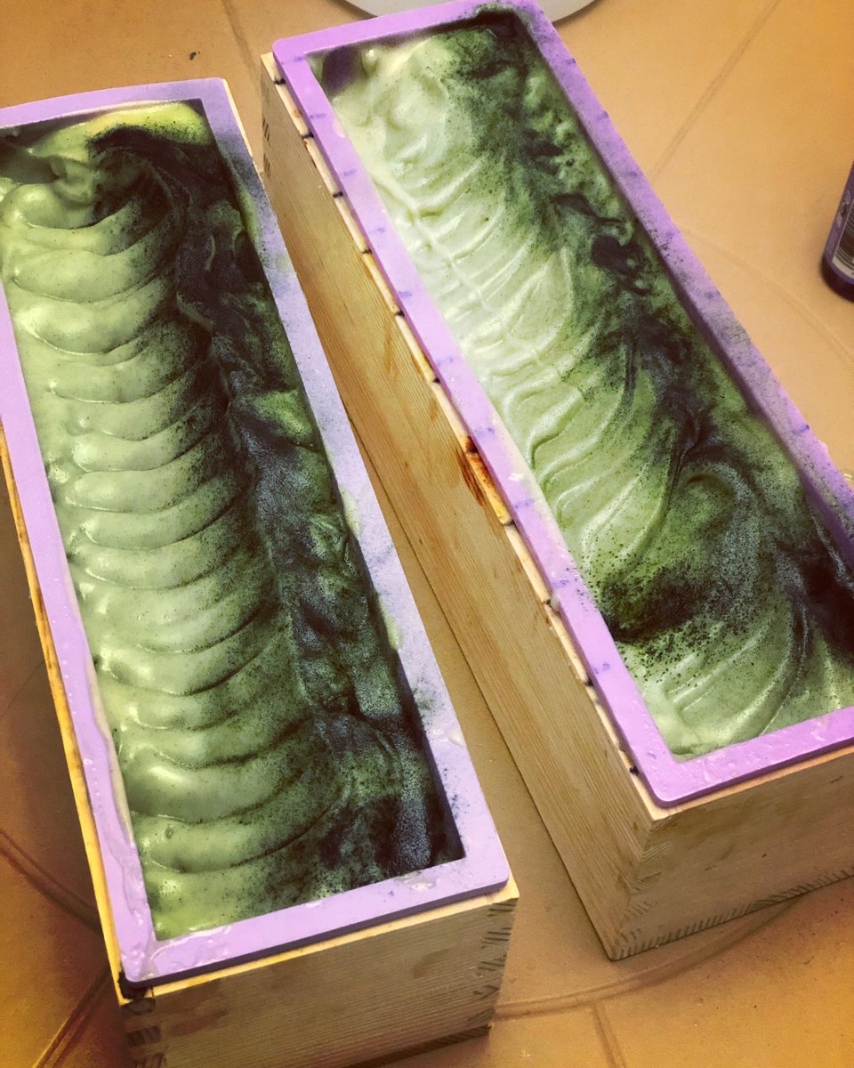sleepy_cat_soap's tweet photo. ๐ฟ๐ฒGridania ๐ณ๐ฟ
This soap is inspired by my starter town #gridania from #ffxiv !! Iโve been wanting to make FFXIV soaps for so long! I will be making #limsalominsa and #uldah next!
#soap #soapmaking #coldprocesssoap #coldprocesssoapmaking #cpsoap #luxurysoap #handmade #artisan https://t.co/Y7k7Jo0Ekb