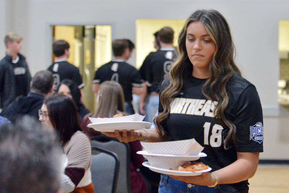 NEMCCTigers's tweet image. ATH | Consider our third annual First Pitch Mingle a success!

Many thanks to @OleMissBSB assistant Carl Lafferty for his riveting stories, insight to baseball at the D-I level &amp;amp; wisdom.

Next up: First pitch for @nemccsoftball on Feb. 2 &amp;amp; @NEMCCBASEBALL on Feb. 3!

🐯 #TigerTown