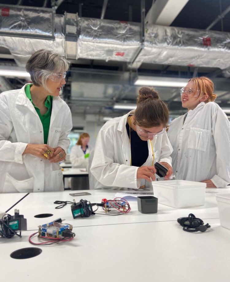 RachaelCWoodNZ's tweet photo. We had a great time on Day 1 (yesterday) of #WIECAN at @UCEngineering In #ChemEng we made solar panels, hydrogen fuel cells, and cycled to purify water #WomenInSTEM #careers #EngineeringCamp #LabFun #WomenInEngineering #HighSchoolOutreach https://t.co/IulvG9ld1D