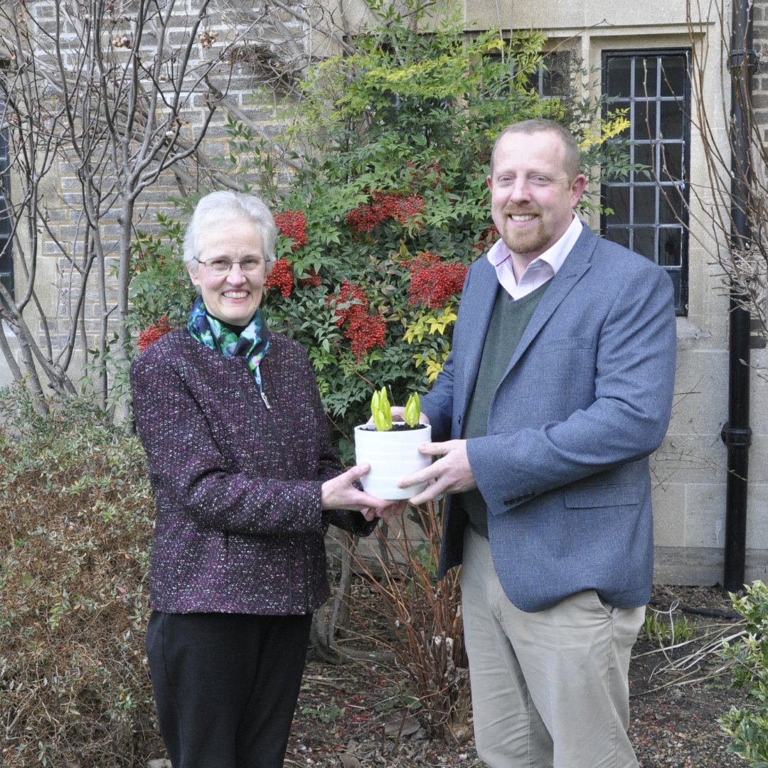 SPFSchools's tweet photo. To mark our 142nd birthday, former Junior School Head Katie Milne presented us with our traditional basket of blue hyacinths on behalf of former Senior School Deputy Head Rosemary Tice, and her own basket for the Junior School. 

Find out more: https://t.co/97vi9EihCu
#SPFAlumni https://t.co/2dezbFdPxF