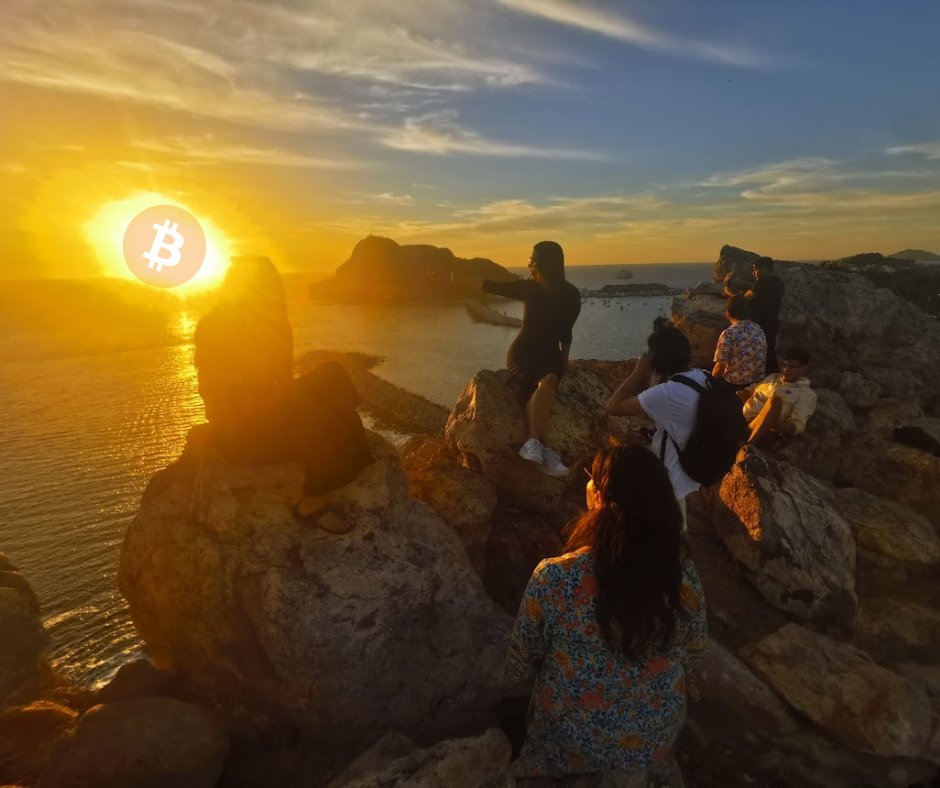 porlaspreguntas's tweet image. Di que estuviste en #criptomaza2023 sin decir que estuviste en CriptoMaza