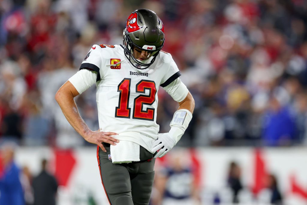 Tough season from beginning to end
Still nothing but love for Tom Brady