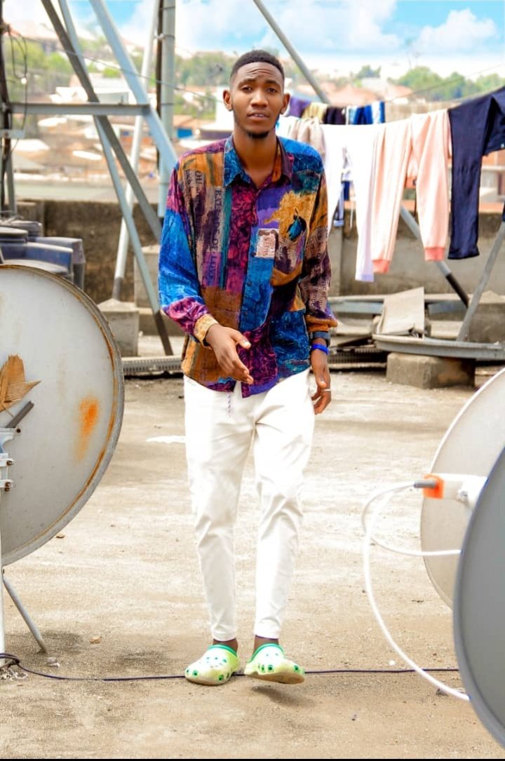ssewaludouglas's tweet photo. Can I bi ur guy https://t.co/oKdQdBUbcu