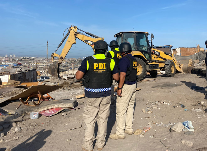 Fiscalía y PDI desbaratan nueva cúpula del clan Los Gallegos del Tren de Aragua que operaba en Arica aricamia.cl/?p=91010 <a href="/Fiscalia_Arica/">Fiscalía Arica-Parinacota</a> <a href="/PDI_Arica/">PDI_Arica</a>