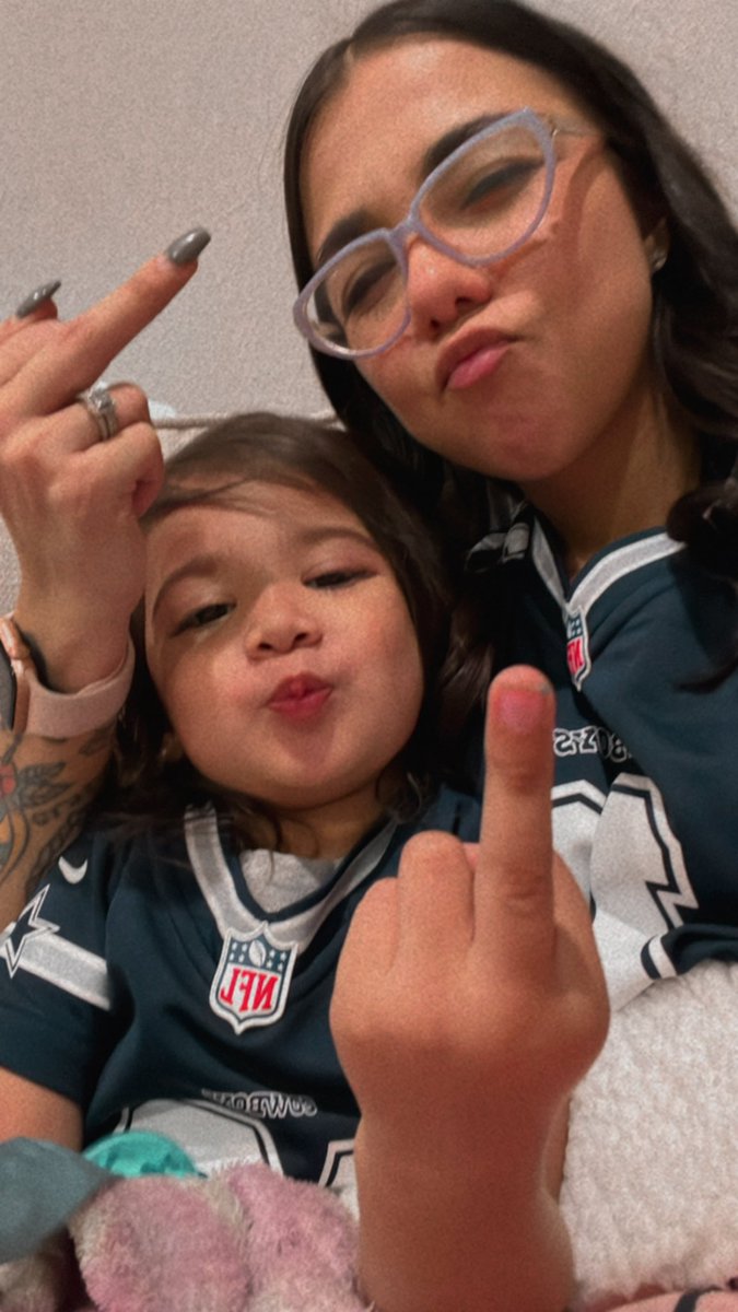 OhSoDanielaaa's tweet photo. #fucktombrady #PPCALV https://t.co/c2B12CUlEX