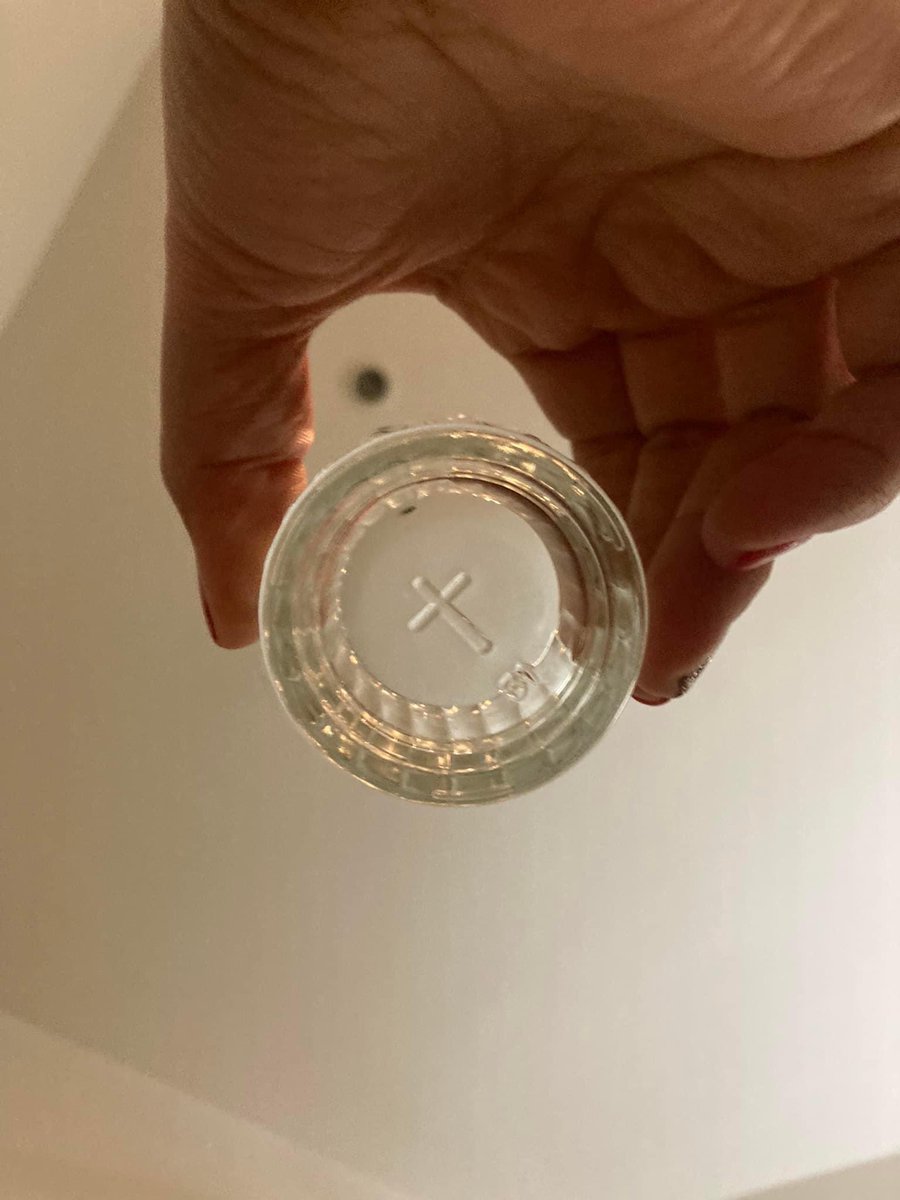 psic_sin_filtro's tweet photo. Saben si #MarthaDebayle tiene algún tipo de recomendación para tomar mezcal? O lo puedo seguir tomando en mi vaso de veladora? https://t.co/Av5ja7qZsg