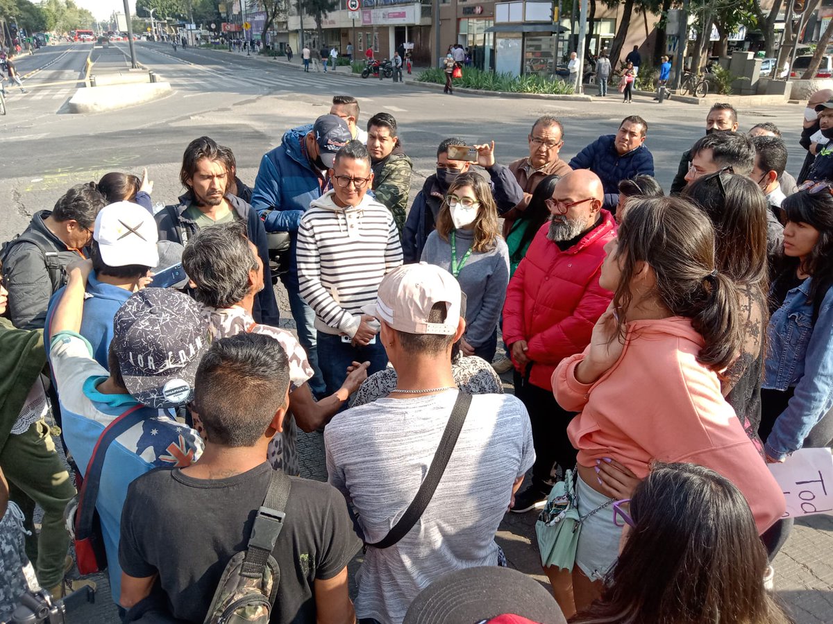 lleca_org's tweet photo. En un hecho histórico las personas en situación de calle en CDMX se han manifestado, cerrando las principales avenidas en conjunto con la @redcallejeras y se han sentado con el secretario de gobierno para exigir un alto a los actos de limpieza social y solución a sus demandas. https://t.co/EXirUhZcvR