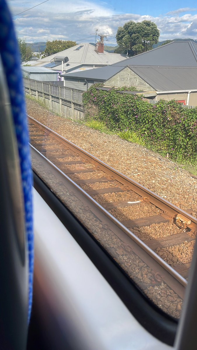 MichaelSinnung's tweet photo. Stuck somewhere coz them railroad switch thang be broken. Grrr! https://t.co/x5SANAx9Wm