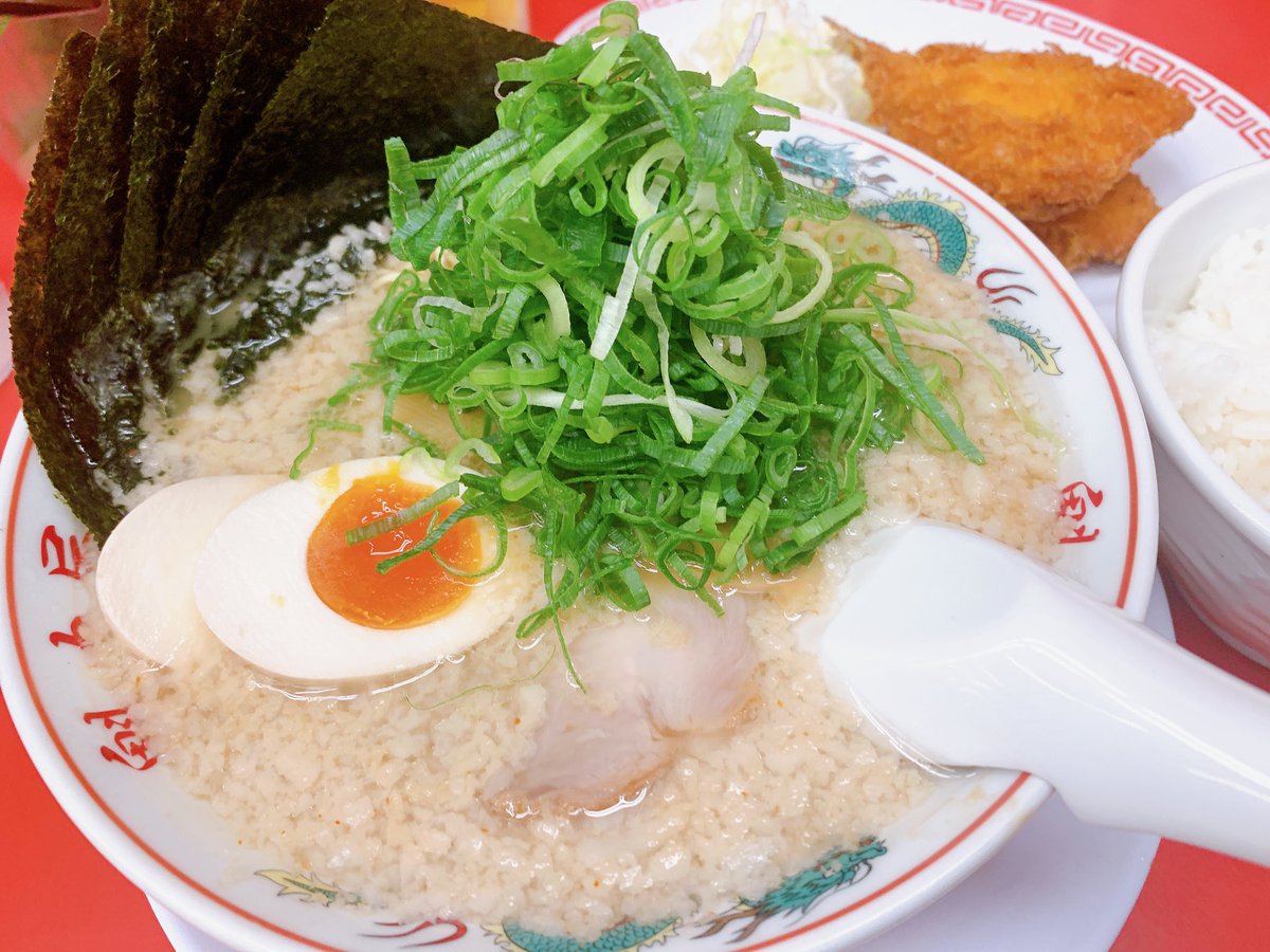 少し体調崩してたけどだいぶ良くなり少し食欲も戻ってきたのでひさびさにラーメン