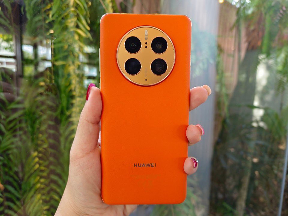 siamphonedotcom's tweet photo. #HUAWEIMate50Pro Kunlun Glass Edition 🧡 วัสดุ #หนังวีแกนสีส้ม ลวดลาย Clous de Paris แรงบันดาลใจจากแสงอาทิตย์บนเทือกเขาคุนหลุน
ชูจุดเด่นความแกร่งด้วยกระจก #Kunun มาตรฐาน SGS จะแกร่งแค่ไหน ก็ลองทุบไปเลยซิครับ 🔨🔨
#Siamphone #HuaweiTH #Mate50Pro
#KunlunGlassEdition https://t.co/RgO2PzfizG