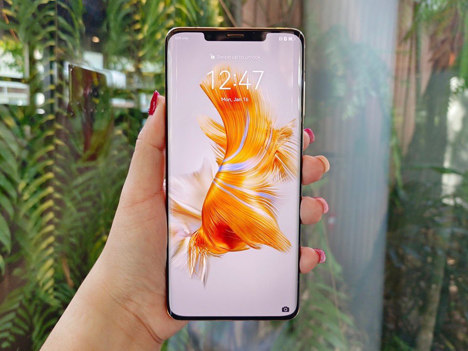 siamphonedotcom's tweet photo. #HUAWEIMate50Pro Kunlun Glass Edition 🧡 วัสดุ #หนังวีแกนสีส้ม ลวดลาย Clous de Paris แรงบันดาลใจจากแสงอาทิตย์บนเทือกเขาคุนหลุน
ชูจุดเด่นความแกร่งด้วยกระจก #Kunun มาตรฐาน SGS จะแกร่งแค่ไหน ก็ลองทุบไปเลยซิครับ 🔨🔨
#Siamphone #HuaweiTH #Mate50Pro
#KunlunGlassEdition https://t.co/RgO2PzfizG