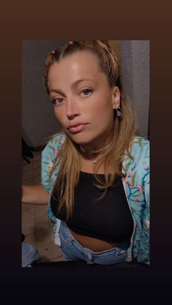 Juliiiicampos's tweet photo. Acá también porque amo estas fotos ♡ https://t.co/GAn02fnEQP