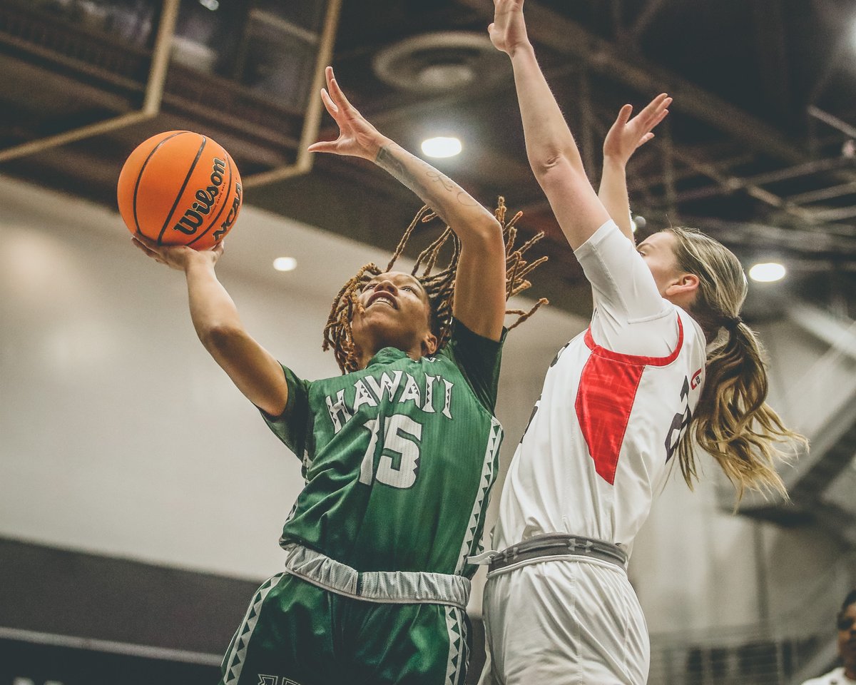 HawaiiWBB's tweet photo. Haire Goes for 18 as Hawai‘i Passes By CSUN, 76-60.

➡️ https://t.co/zqfcjjcmbt

#GoBows #SISTAHHOOD https://t.co/veNikgz34l