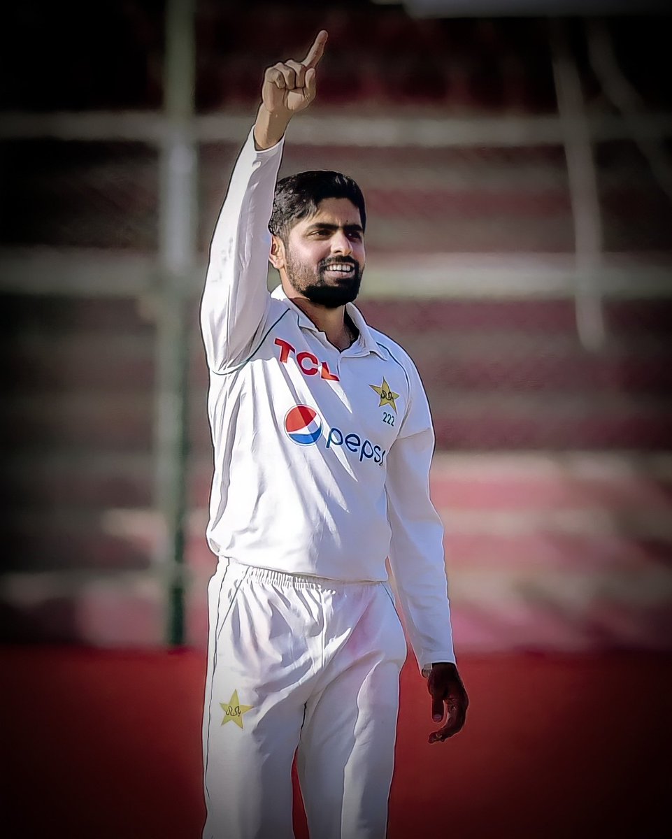 edits_matpp's tweet photo. Kaptaan ap dut ke khare raho, hum apke sath hain. 💪❤️ #BabarAzamFakeCampaign #StayStrongBabarAzam #WeStandWithBabar #IStandWithBabarAzam #BehindYouSkipper  #BabarAzam𓃵 https://t.co/yO4uu5UBY9