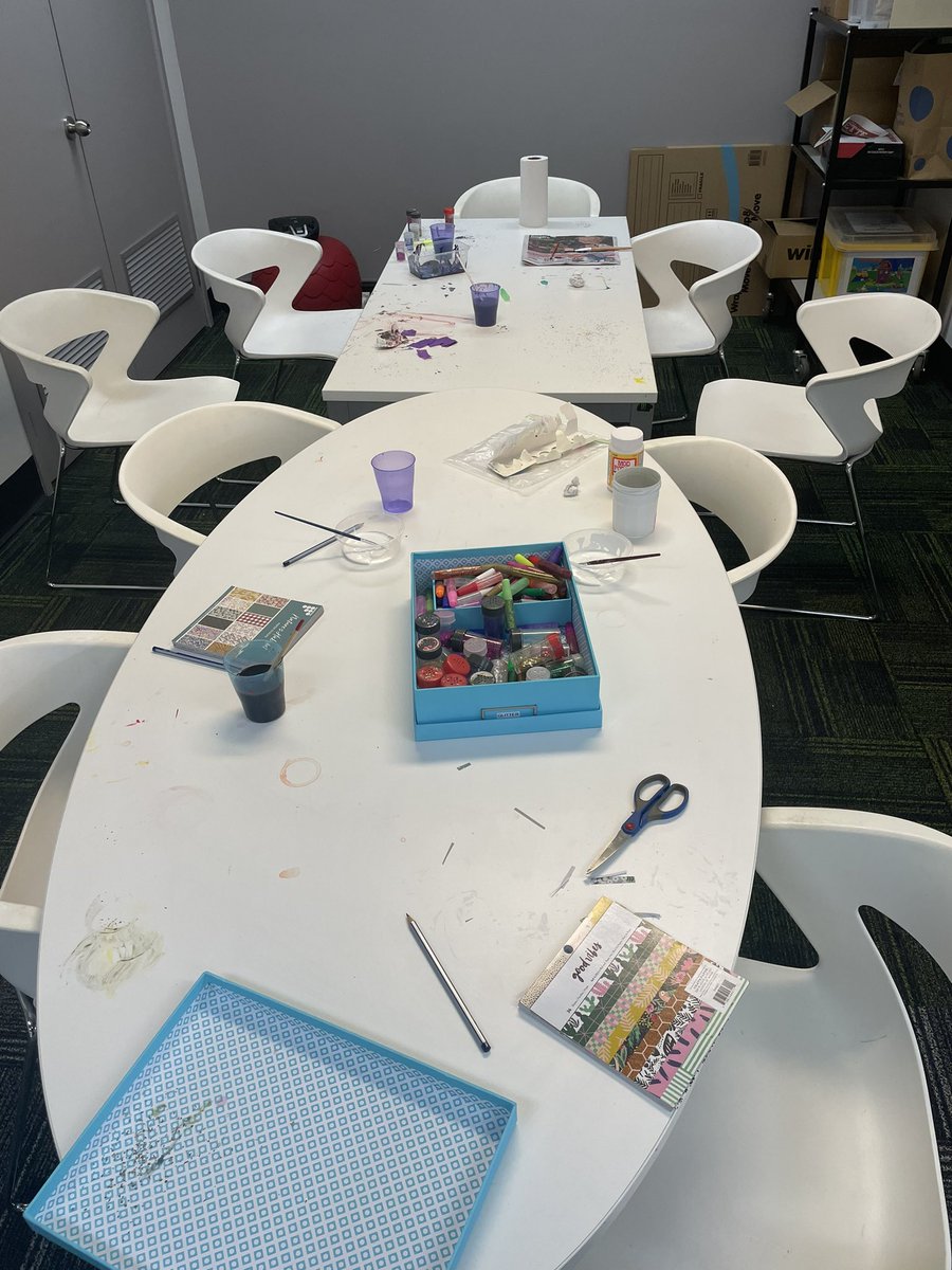 The Set Up vs How it Ended

What I think I love most about #schoolholidayprograms is that the kids can express themselves in a variety of ways and each piece is so unique by the end 🎨 

#librarylife #libraryprograms #crafternoon