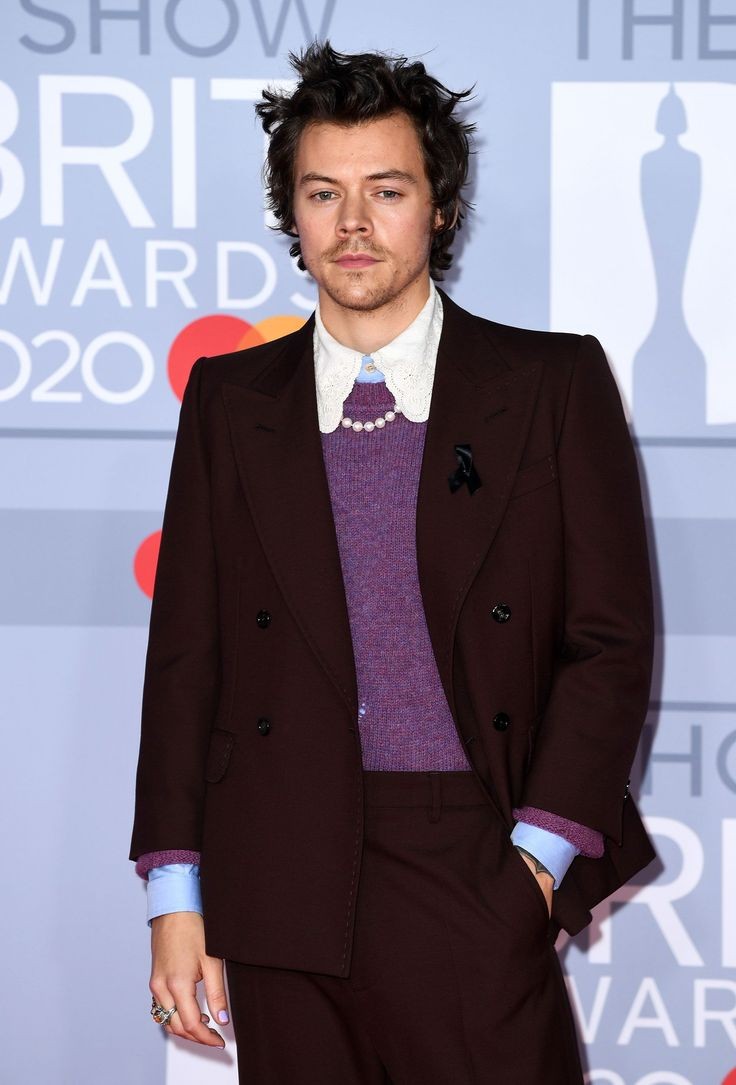 1directioner0's tweet photo. Harry Styles will be performing at the BRITs this year! https://t.co/Y3MoXvgdVa
