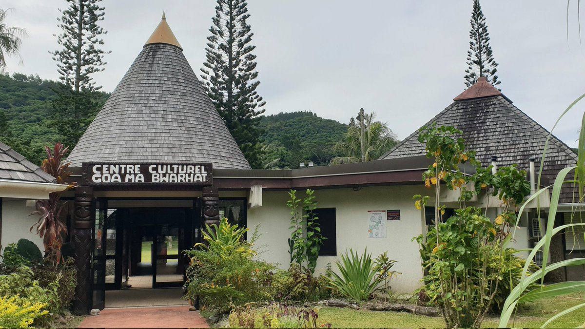 leti_delaun's tweet photo. Le Centre culturel de Hienghène ouvre en 1984 porté par Jean Marie Tjibaou. Ici les cases coutumières des 2 chefferies Goa et Bwarhat.
#patrimoine #culture #histoire #tradition #conservation #transmission #valorisation #musee #hienghene #newcal #nouvellecaledonie #provincenord https://t.co/g13nUr9FCY