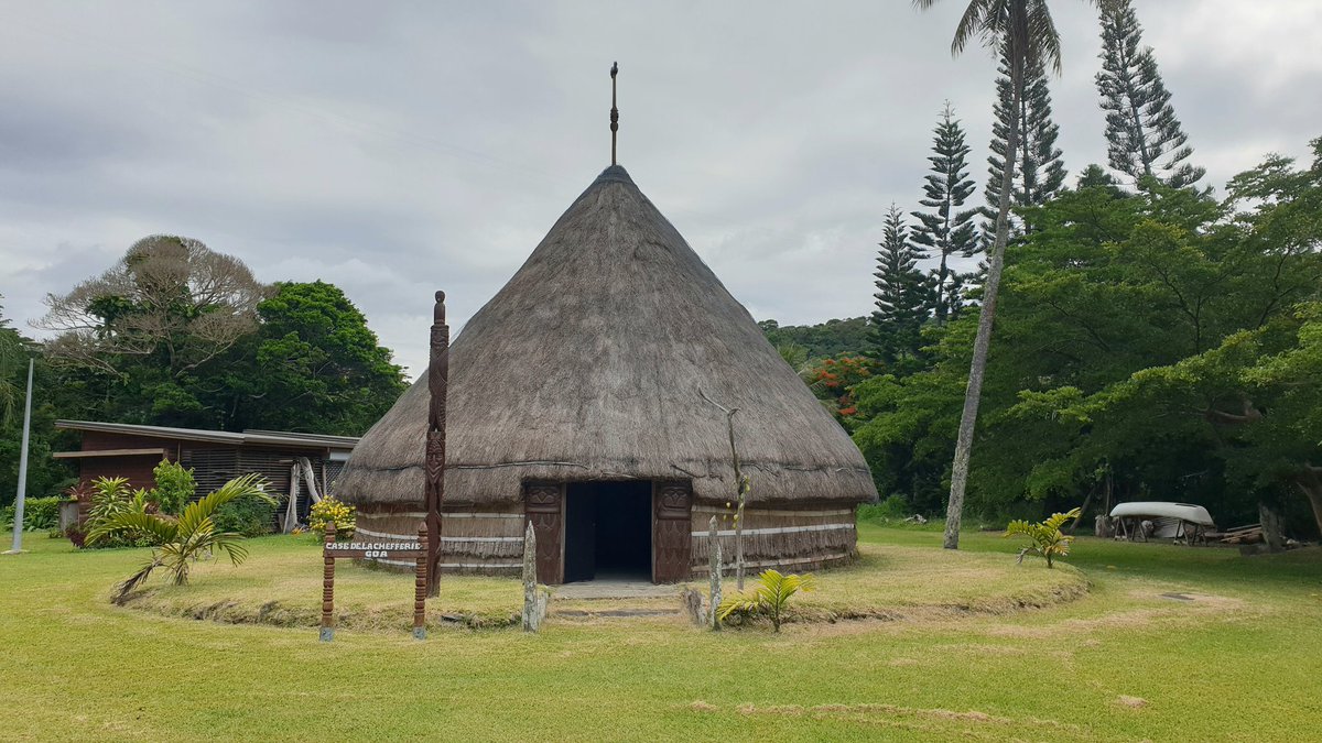 leti_delaun's tweet photo. Le Centre culturel de Hienghène ouvre en 1984 porté par Jean Marie Tjibaou. Ici les cases coutumières des 2 chefferies Goa et Bwarhat.
#patrimoine #culture #histoire #tradition #conservation #transmission #valorisation #musee #hienghene #newcal #nouvellecaledonie #provincenord https://t.co/g13nUr9FCY