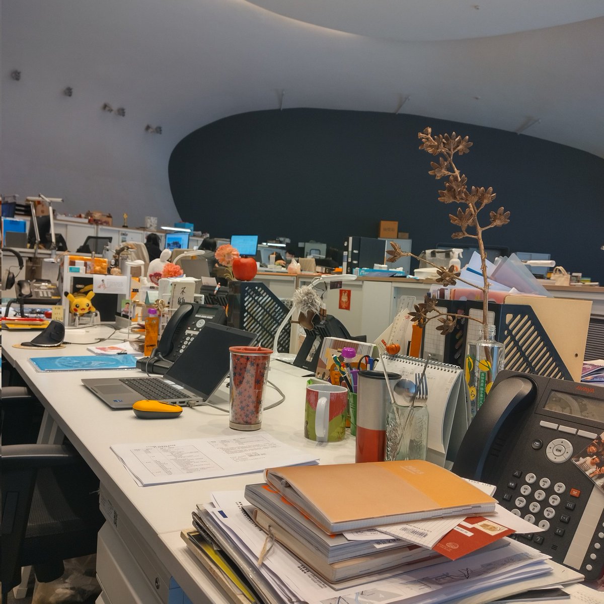 mfc0510's tweet image. 一轉頭本單位人員全空
啊 原來是她們相約吃飯去了