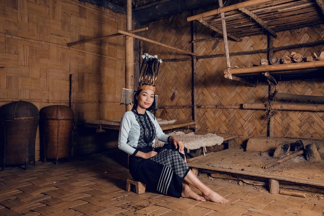 being_chikim's tweet photo. Ralte Traditional Attire
In frame: @sylvia_lalvenpuii
#ralte #raltetribe #raltethuam #raltetraditionaldress #raltetraditionalattire #mizotraditionaldress #chin #kuki #mizo #zomi #chikim #beingchikim https://t.co/A2dtStwu9l