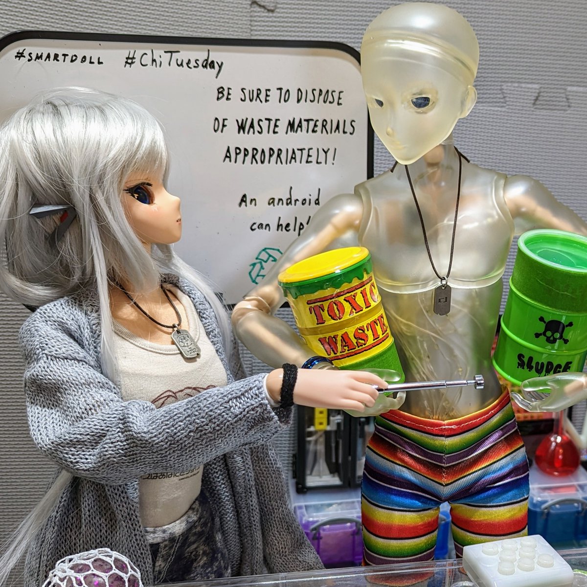 rc2agog's tweet photo. ChiTuesday PSA to Do "Trash" Right. "Thanks, Fortoo; they go in the main.." โข๏ธ๐
.
#Chitose #Fortoo #SmartDoll #BJD #Lab #android #crystalcortex #actionfigure #ChiTuesday #hazmat #radioactive #madscience #sciencegeek #geekGirl #ChitosesLab #sliceoflife #MiraiPNW #balljointeddolls https://t.co/3mIUJCh7pV