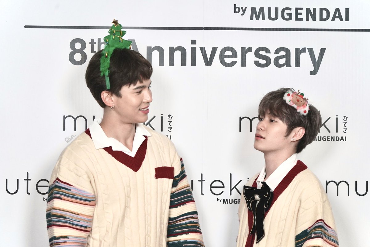 ririnnnmaru's tweet photo. 𝕄𝕦𝕥𝕖𝕜𝕚 𝕩 𝕄𝕒𝕩ℕ𝕒𝕥 𝟚𝟘𝟚𝟚𝟙𝟚𝟚𝟝 𐂂
Where can I find someone who will look at me like P’Max🥺😭
#MutekixMaxNat
#mmaxmax #ไดโนกรธัสส์
#natasitt #ขวดนมของเบบี้ณฐ
#MaxNat #ฮาร์ทดิสของแม้กณฐ https://t.co/zHp0yrMLLJ
