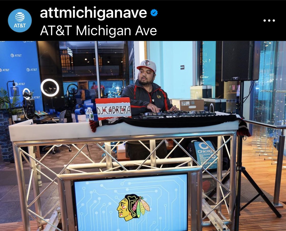jaydawgc's tweet photo. S/O to @attmichiganave @nhlblackhawks and @Jones4Caleb for the video package of Gamers Night at the AT&amp;T Michigan Ave Flagship Store! 
*Brrrr Brrrr Brrrrrrr*
#letsgohawks #att #magmile #chicago #tommyhawk #gennarose #calebjones #chicagoblackhawks #gamer #nhl22 #xbox  #gaming https://t.co/MMf4QvhuIX