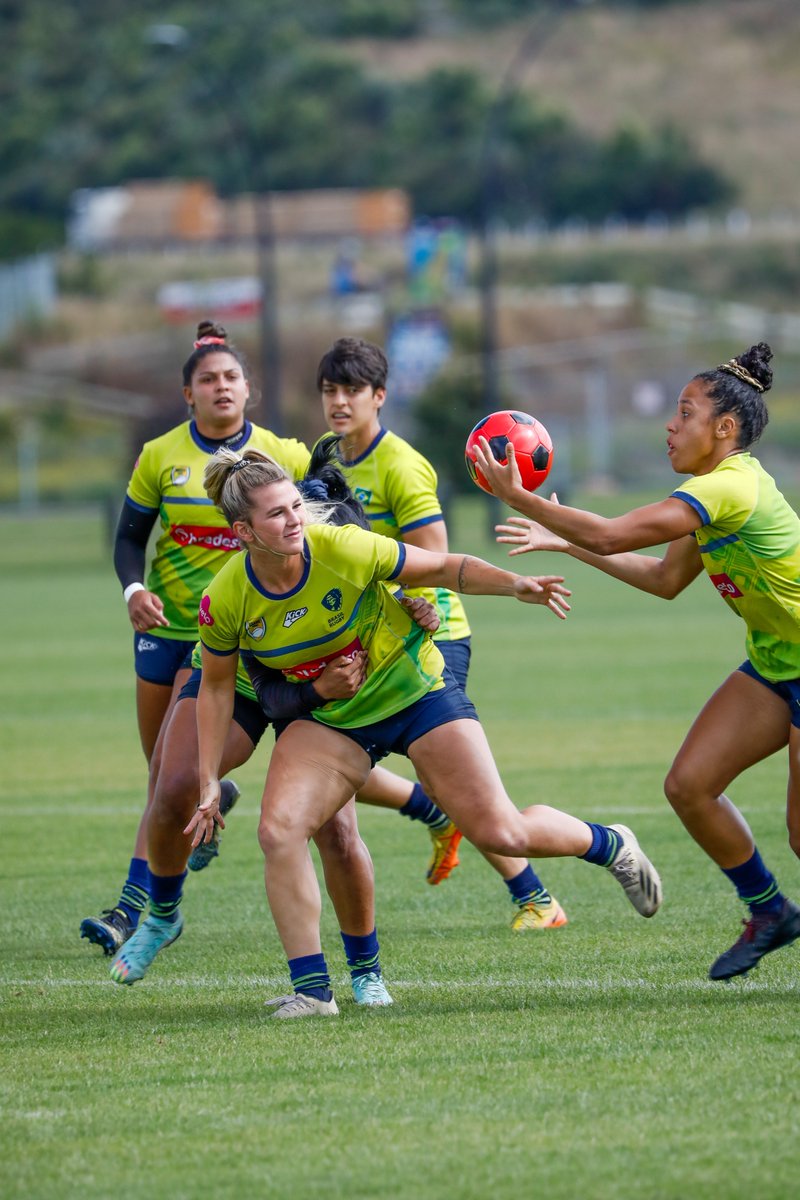 Brazil sevens playing with a football. You wouldn't read about it 😆