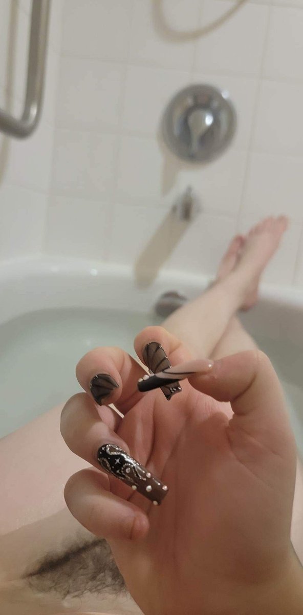 LunaOnyx666's tweet photo. So I'm not dead! 
Still caught a way to get sick!
Can someone send me sexy nurses?

Go see the video on 3.33$ onlyfans 
Even though I'm sick 😫🤒
Catch my onlyfans before the price goes back at 16.66$

#onlyfans #feet #nsfwtwt #nsfwtw #onlyfansgirl #hairy #hairybush #hairywoman https://t.co/QLJWQNClIQ