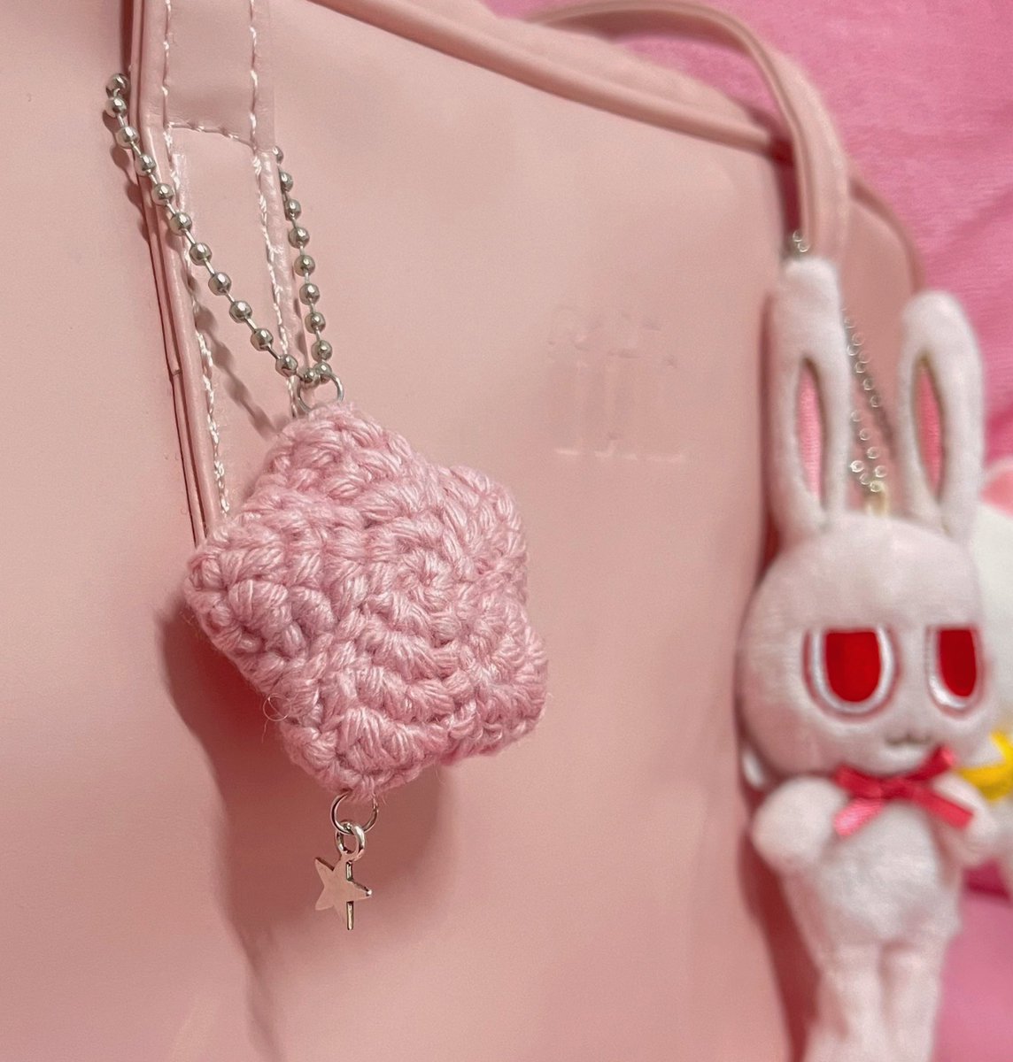 밍이한테 귀욤토리아기별사탕키링을 선물받았어요🥺🥺🥺🥺
끝에 달린 쪼꼬미별까지 너무너무소중해...🥺🥺💕💕💕💕💕💕💕