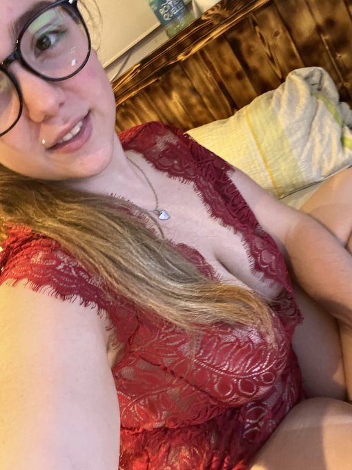 Naaa wie geht es euch ? ☺️  Ich hoffe ihr hattet einen guten Start in die Woche 😊😘  Kiss Kimberly https://t<a href="/tag/curvy"class="tags"><span>#curvy</span></a><a href="/tag/teen"class="tags"><span>#teen</span></a><a href="/tag/inkedgirl"class="tags"><span>#inkedgirl</span></a><a href="/tag/curvygirl"class="tags"><span>#curvygirl</span></a><a href="/tag/camgirl"class="tags"><span>#camgirl</span></a><a href="/tag/piercings"class="tags"><span>#piercings</span></a>