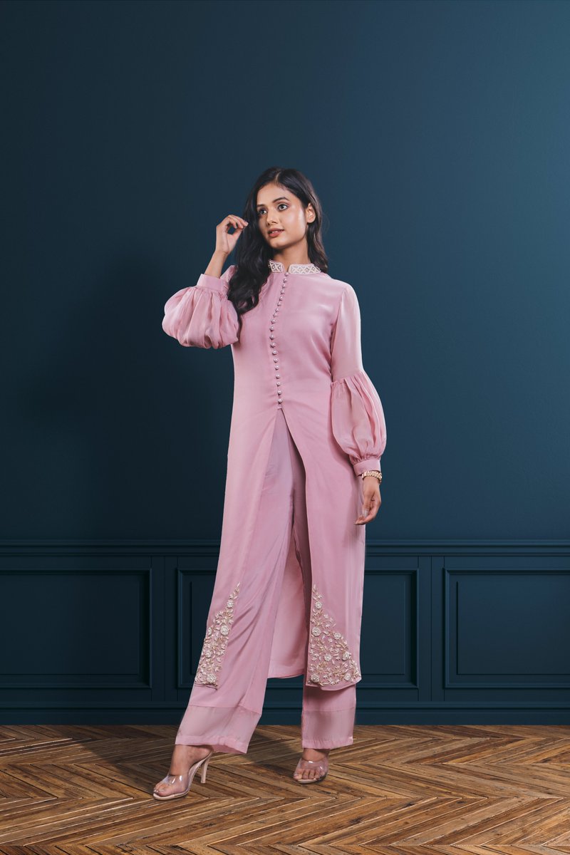CaptureEmotion6's tweet photo. An Indian girl doesn’t need a million-dollar couture gown. She just needs her ethnic attire to look beautiful #model #dior #viratkohli #photography #modelshoot #fashionphotography #fashionandstyle #babarazam #MCStan https://t.co/meQBI3hC4X